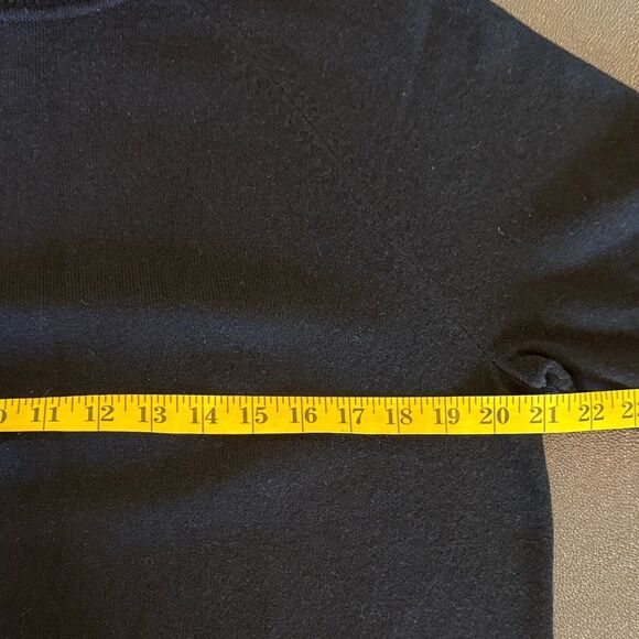 GAP True Black Recycled Cashmere Turtleneck Sweater size medium - Picture 8 of 10